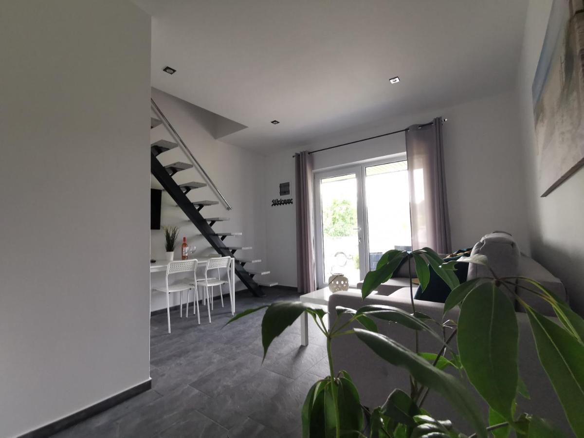 Domki Black Pearl Mielno Basen Sauna Jacuzzi Esterno foto