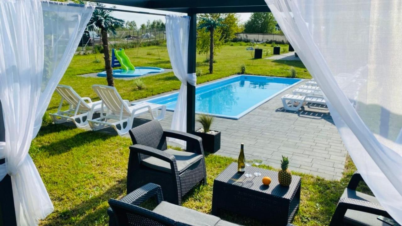 Domki Black Pearl Mielno Basen Sauna Jacuzzi Esterno foto